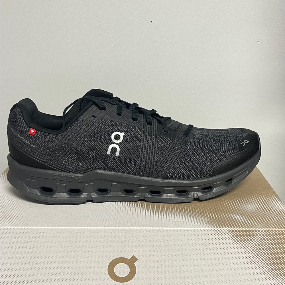 On Cloudgo Running Men's Black and Gray Athletic Shoes